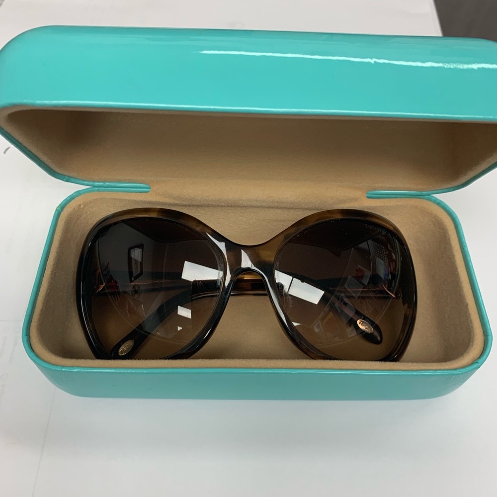 **MINT** Tiffany & Co Sunglasses!!